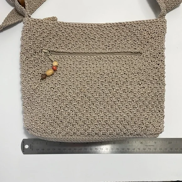 Liz Claiborne Vintage woven shoulder crossbody taupe color bag. EUC - Picture 3 of 9